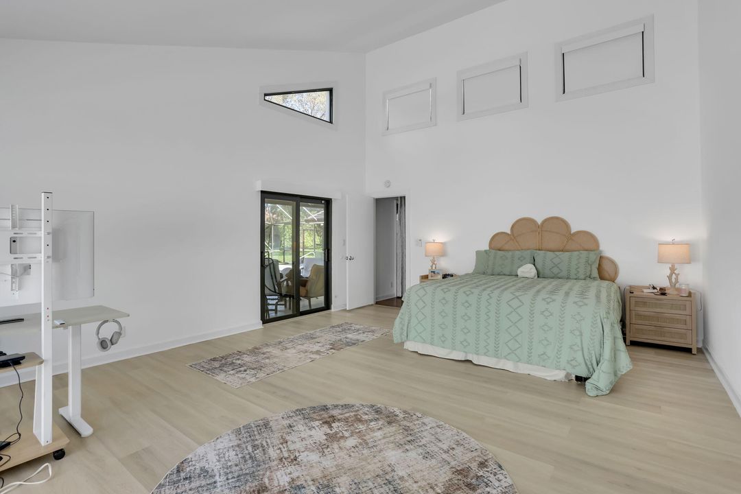 出租: $11,000 (4 贝兹, 3 浴室, 3837 平方英尺)