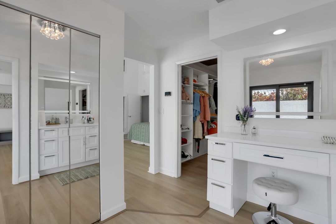 出租: $11,000 (4 贝兹, 3 浴室, 3837 平方英尺)