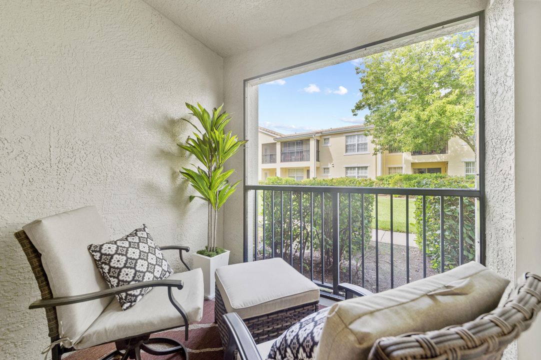 For Rent: $2,000 (2 beds, 2 baths, 1253 Square Feet)