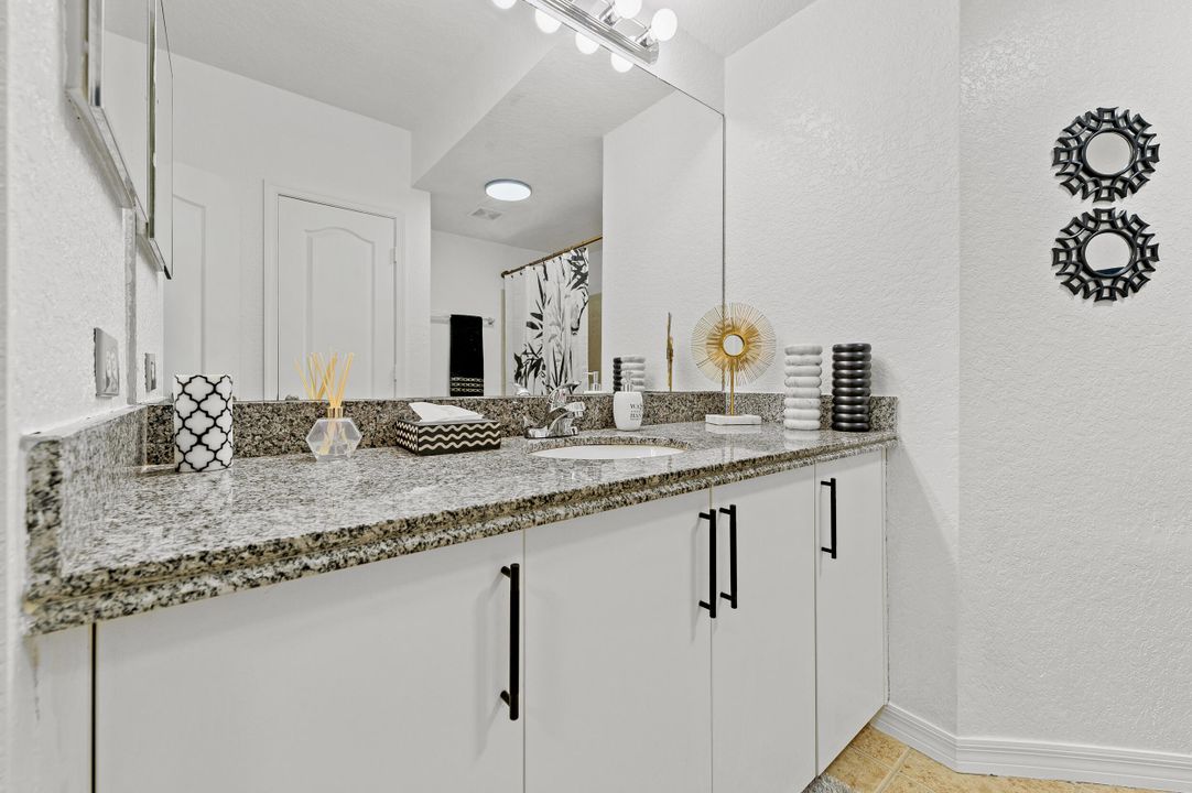 For Rent: $2,000 (2 beds, 2 baths, 1253 Square Feet)