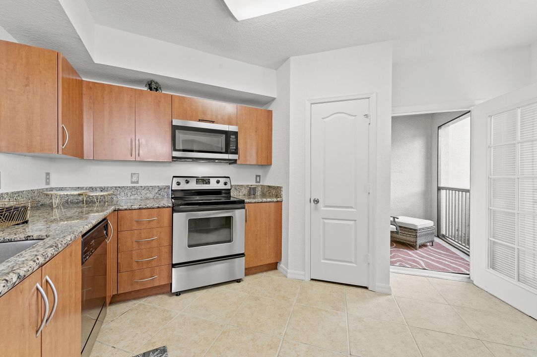 For Rent: $2,000 (2 beds, 2 baths, 1253 Square Feet)
