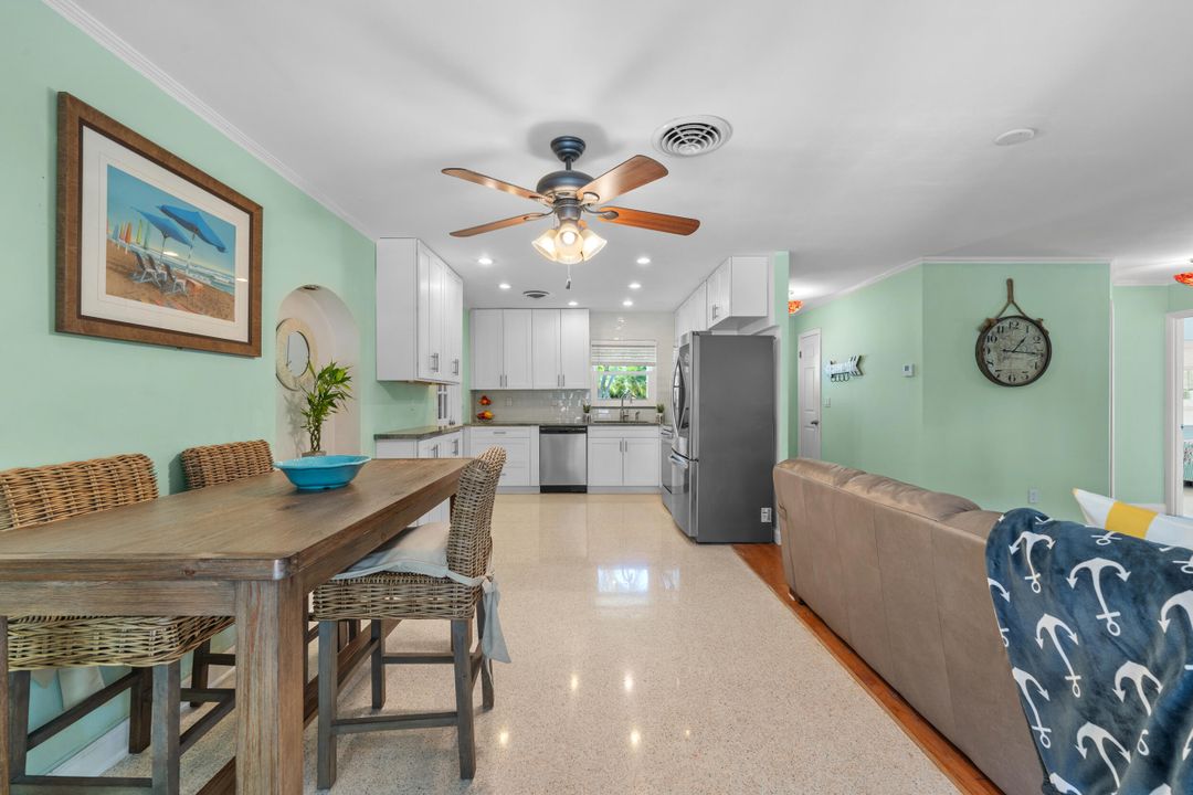For Sale: $649,900 (2 beds, 2 baths, 1200 Square Feet)