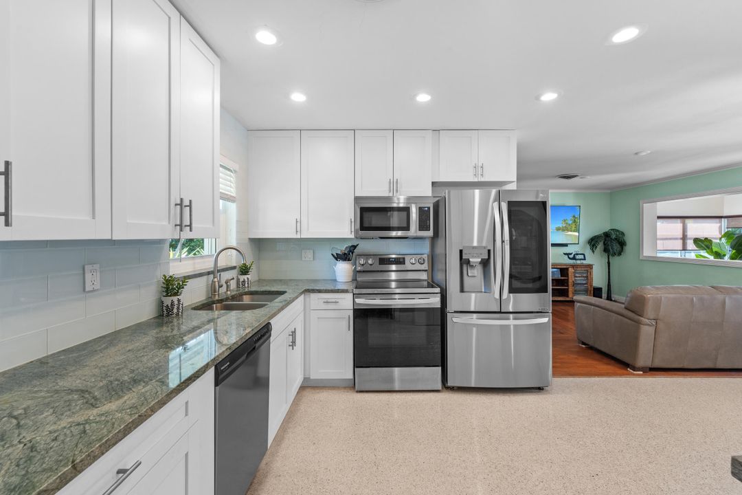 For Sale: $649,900 (2 beds, 2 baths, 1200 Square Feet)