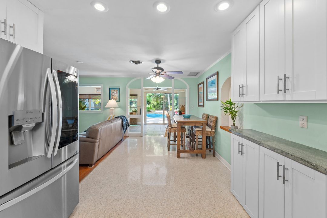 For Sale: $649,900 (2 beds, 2 baths, 1200 Square Feet)