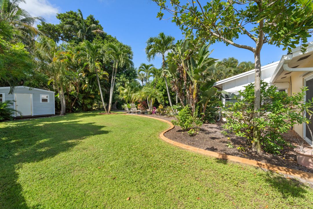 For Sale: $649,900 (2 beds, 2 baths, 1200 Square Feet)