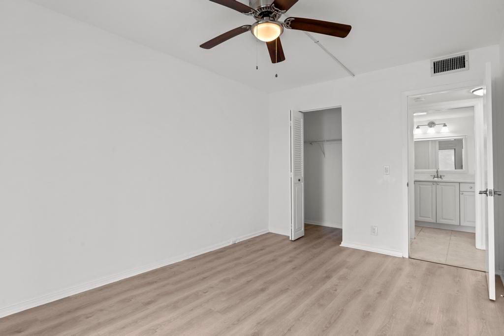 For Rent: $1,950 (2 beds, 2 baths, 896 Square Feet)