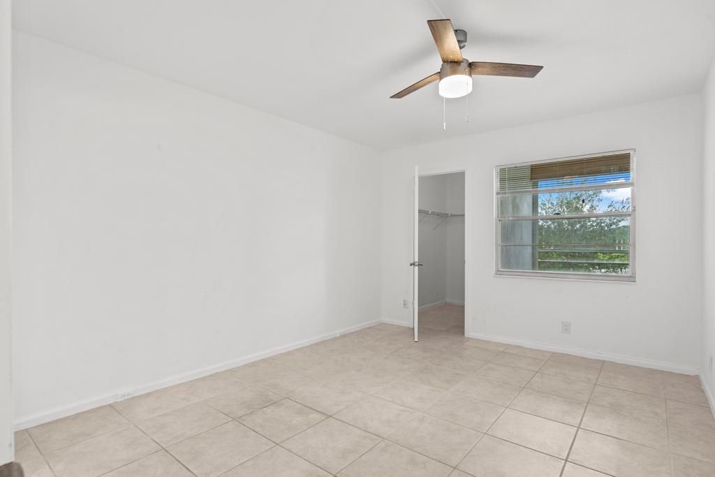 For Rent: $1,950 (2 beds, 2 baths, 896 Square Feet)