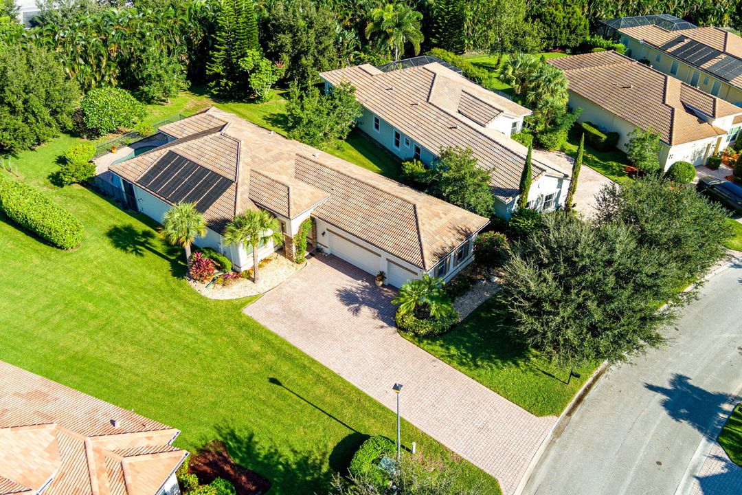 Active With Contract: $679,900 (3 beds, 2 baths, 2039 Square Feet)