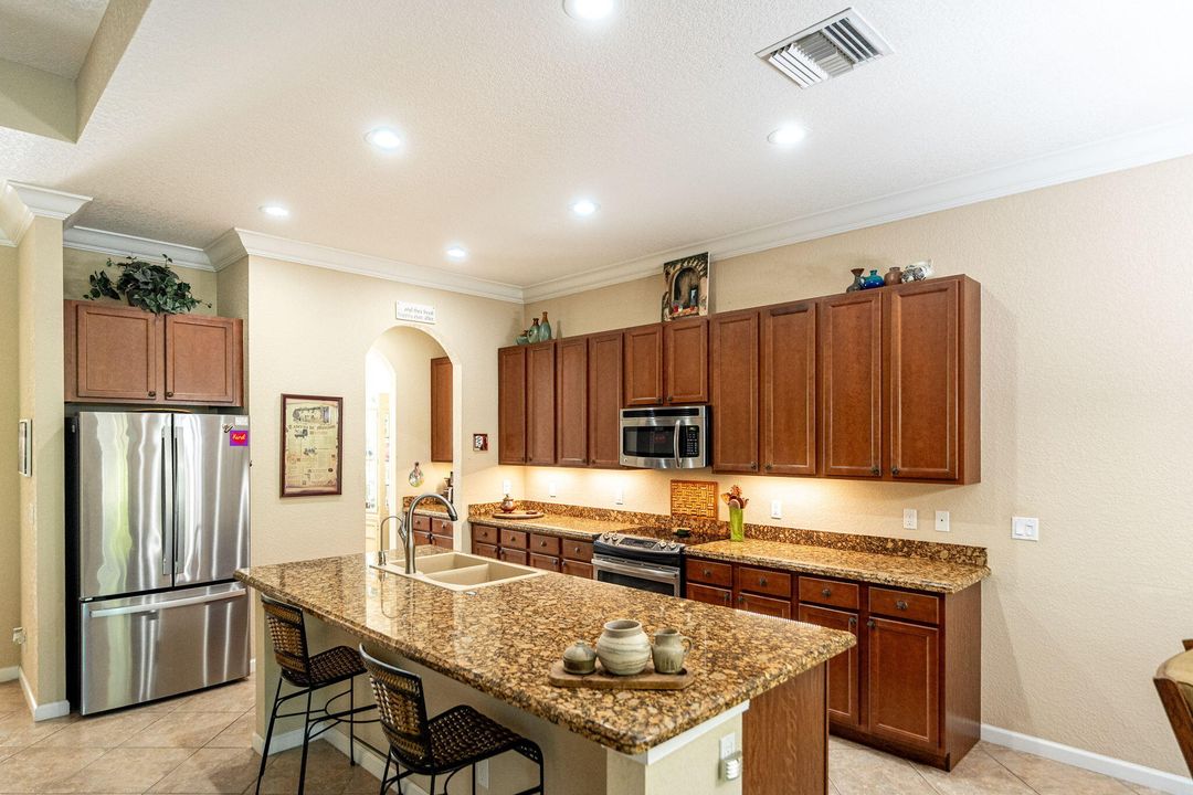 Active With Contract: $679,900 (3 beds, 2 baths, 2039 Square Feet)