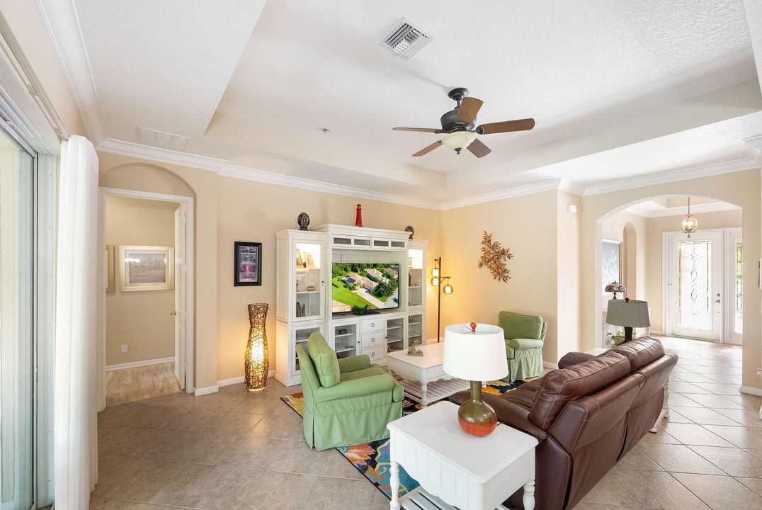 Active With Contract: $679,900 (3 beds, 2 baths, 2039 Square Feet)