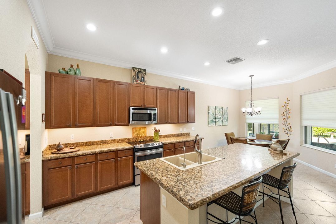 Active With Contract: $679,900 (3 beds, 2 baths, 2039 Square Feet)