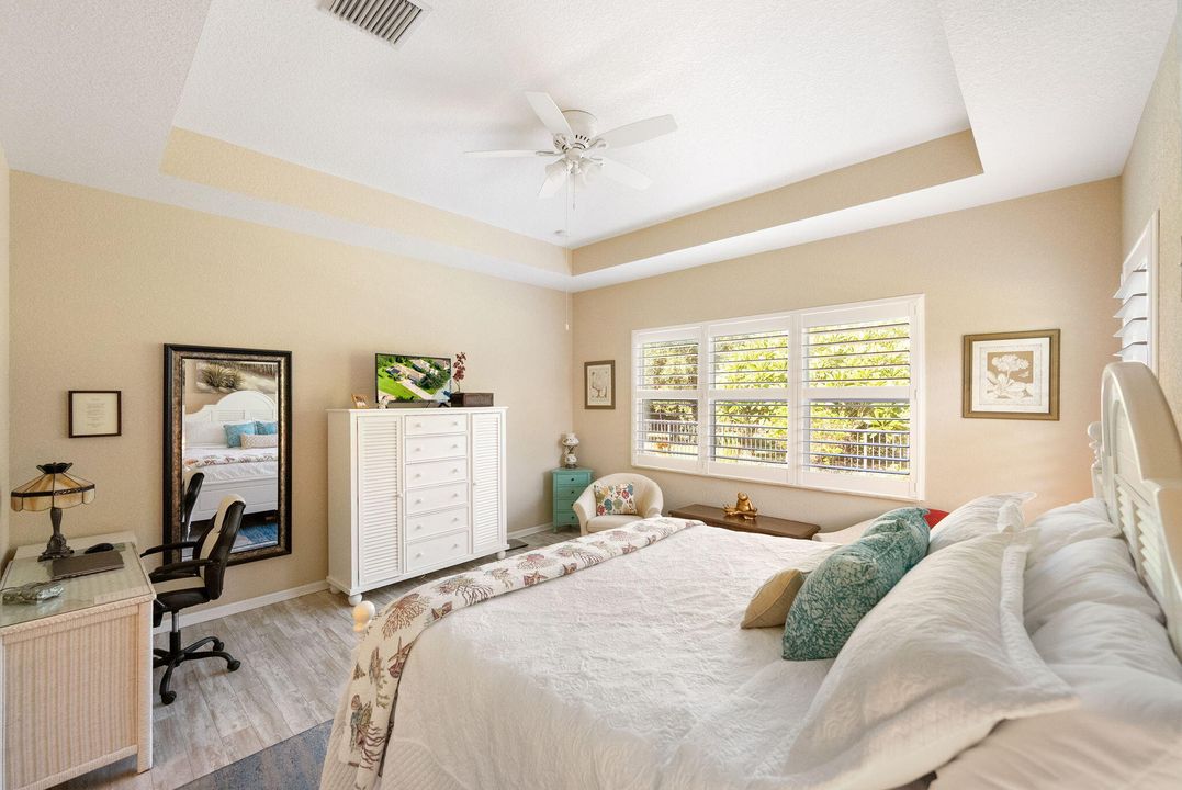 Active With Contract: $679,900 (3 beds, 2 baths, 2039 Square Feet)