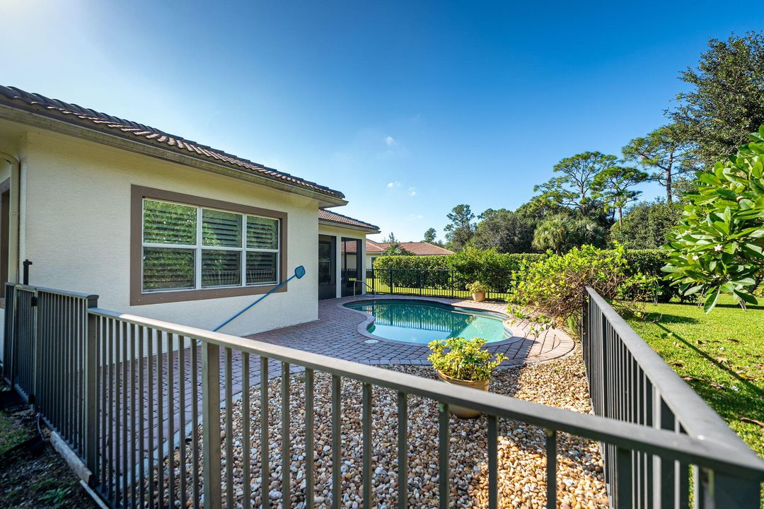 Active With Contract: $679,900 (3 beds, 2 baths, 2039 Square Feet)