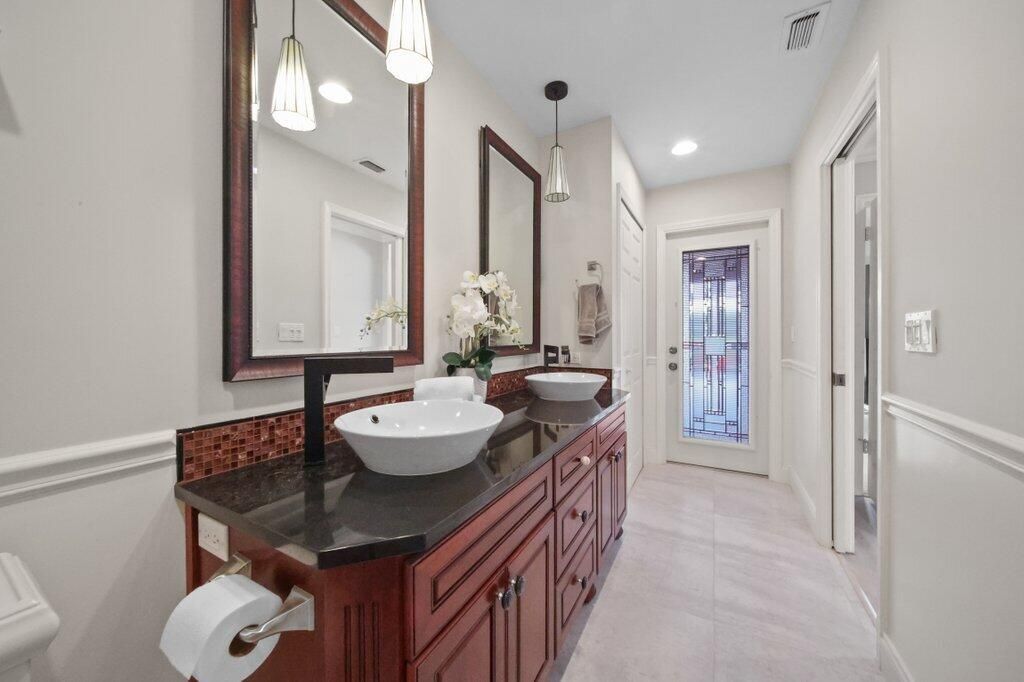 For Sale: $1,195,000 (4 beds, 3 baths, 3564 Square Feet)