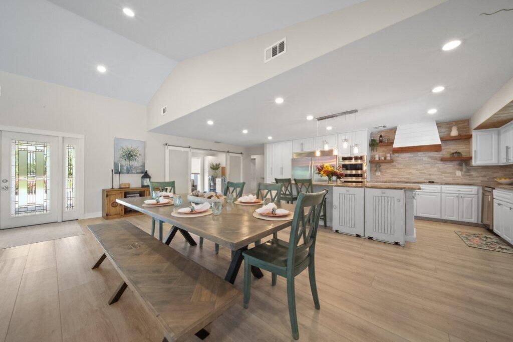 For Sale: $1,195,000 (4 beds, 3 baths, 3564 Square Feet)