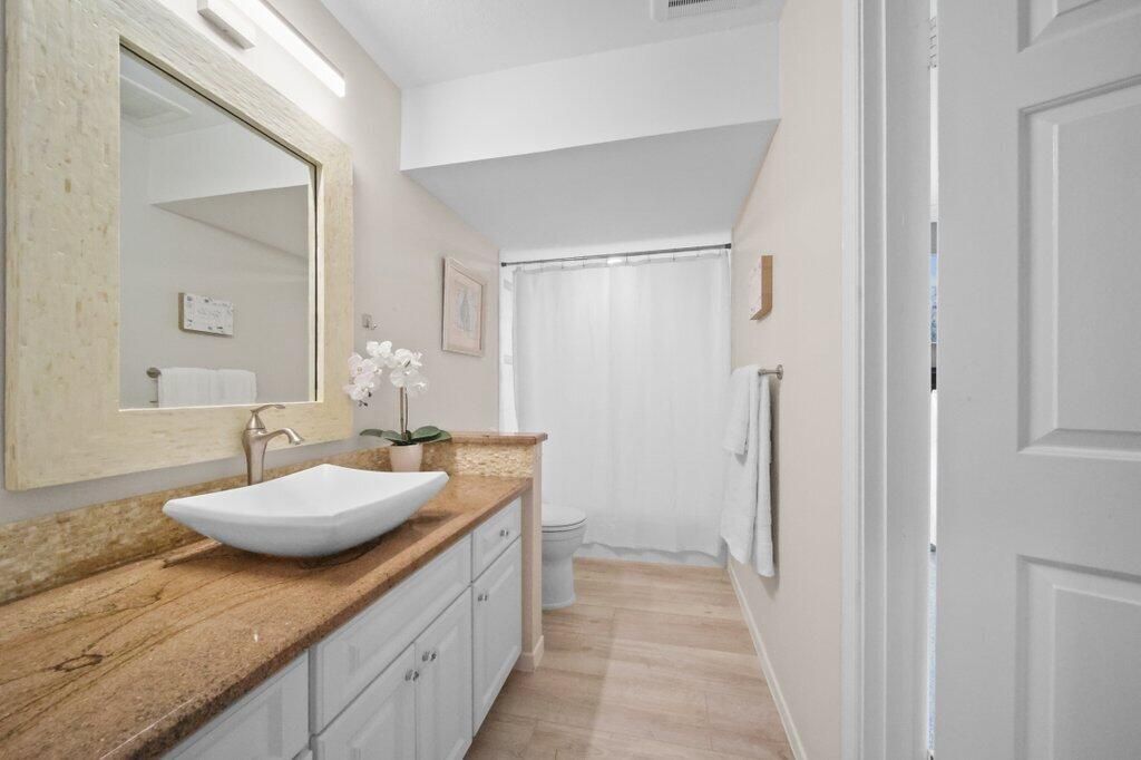 For Sale: $1,195,000 (4 beds, 3 baths, 3564 Square Feet)