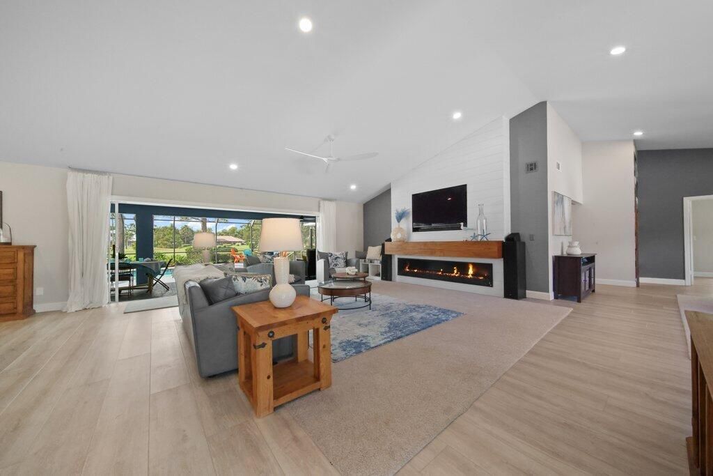 For Sale: $1,195,000 (4 beds, 3 baths, 3564 Square Feet)