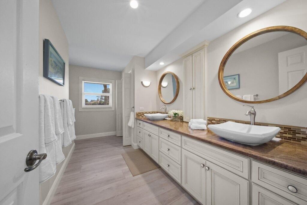 For Sale: $1,195,000 (4 beds, 3 baths, 3564 Square Feet)