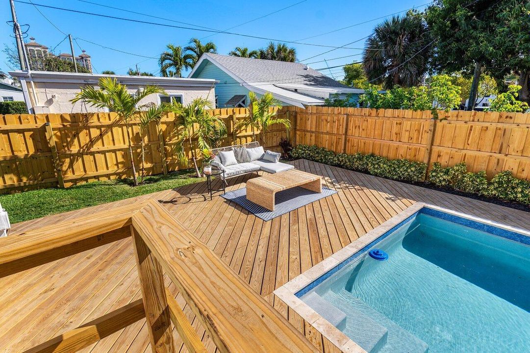 For Sale: $1,249,000 (3 beds, 2 baths, 1350 Square Feet)