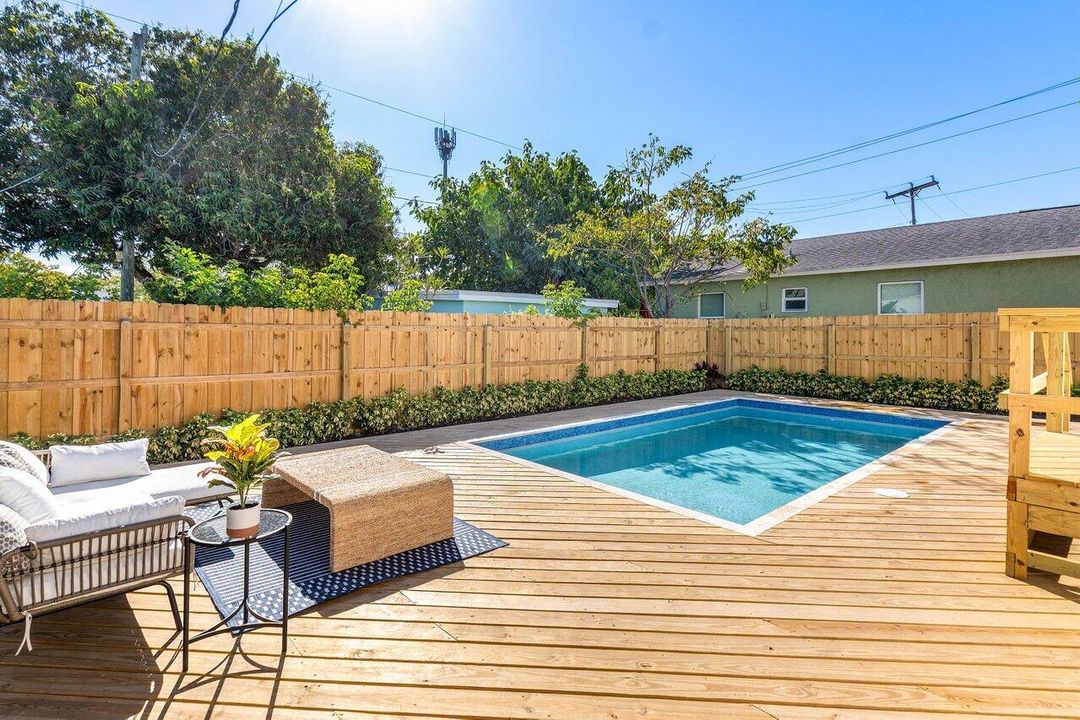 For Sale: $1,249,000 (3 beds, 2 baths, 1350 Square Feet)