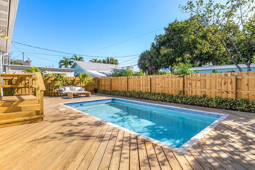 For Sale: $1,249,000 (3 beds, 2 baths, 1350 Square Feet)