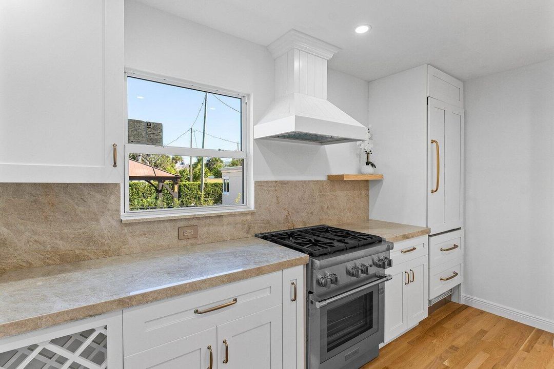 For Sale: $1,249,000 (3 beds, 2 baths, 1350 Square Feet)