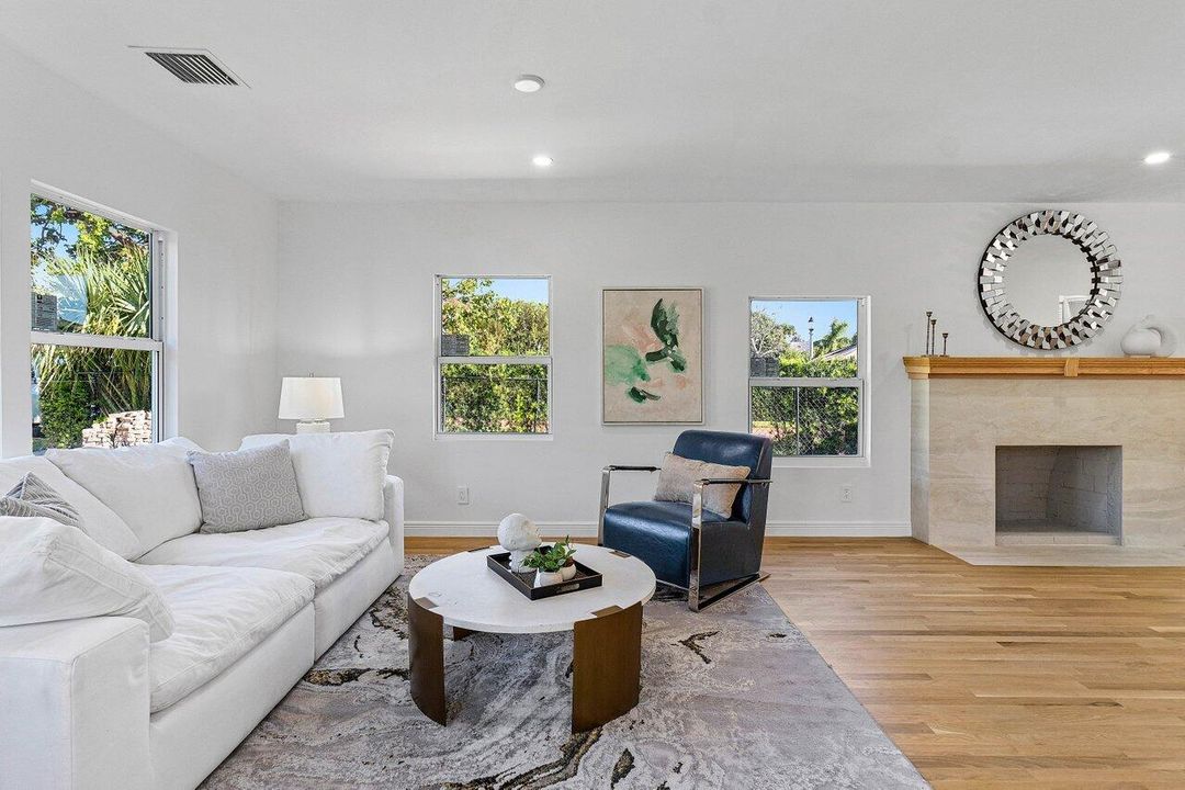 For Sale: $1,249,000 (3 beds, 2 baths, 1350 Square Feet)