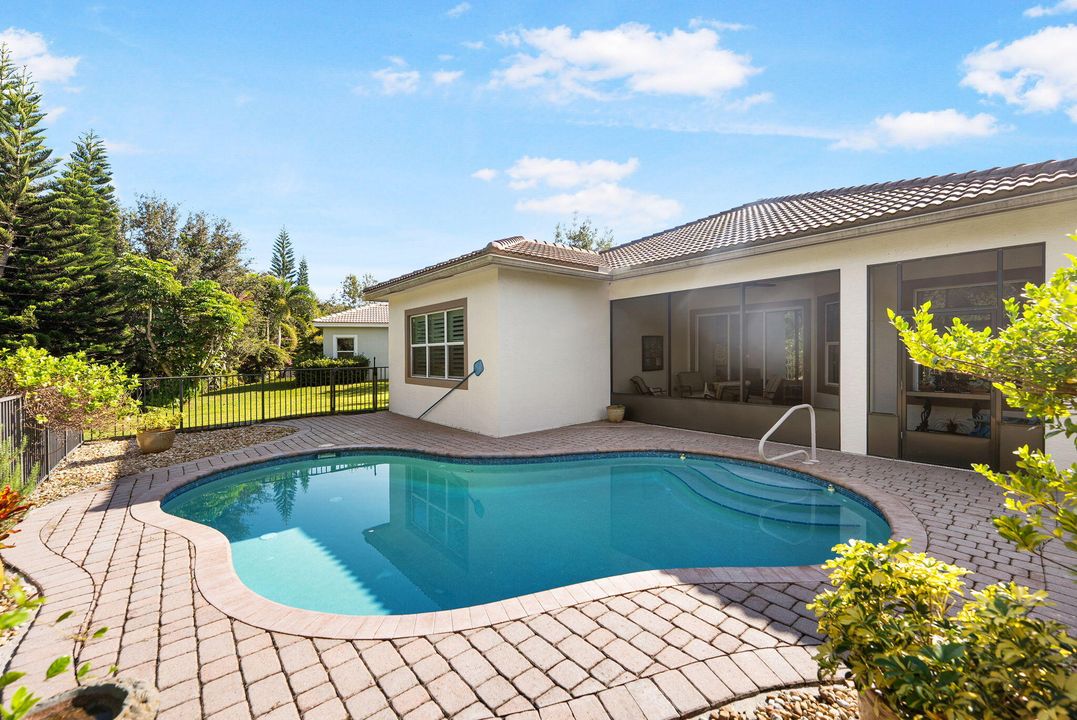 Active With Contract: $679,900 (3 beds, 2 baths, 2039 Square Feet)