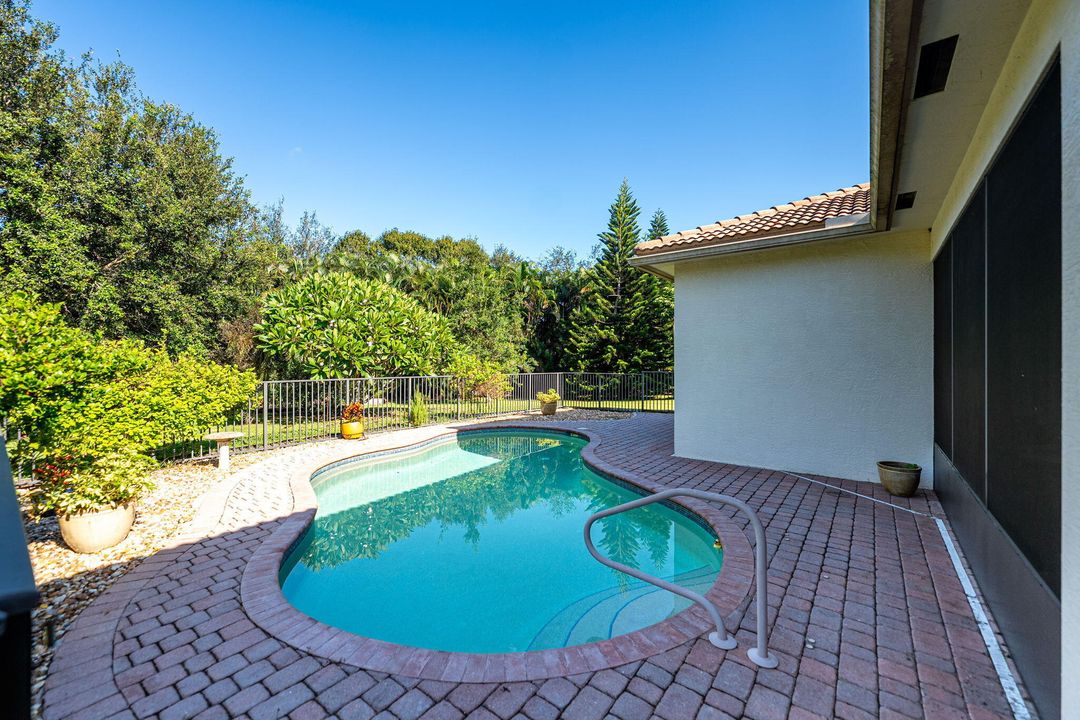 Active With Contract: $679,900 (3 beds, 2 baths, 2039 Square Feet)