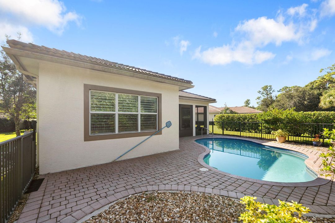 Active With Contract: $679,900 (3 beds, 2 baths, 2039 Square Feet)