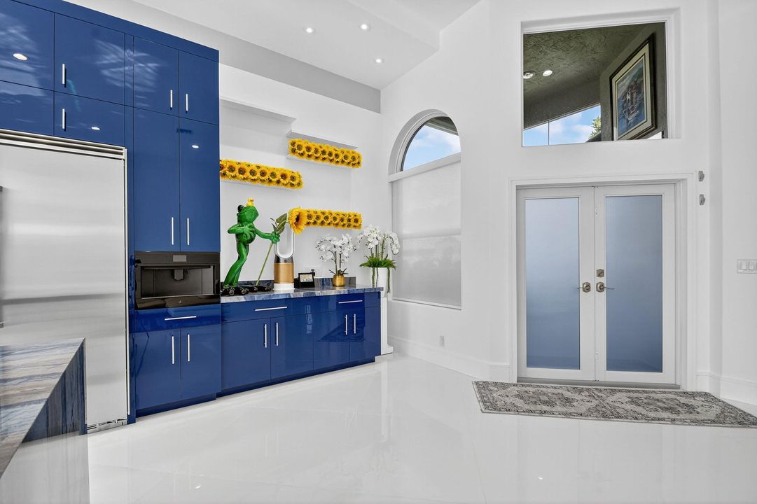 Activo con contrato: $659,000 (3 camas, 2 baños, 2089 Pies cuadrados)