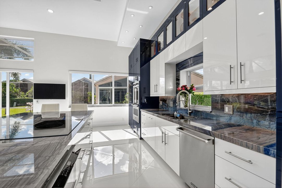 Activo con contrato: $659,000 (3 camas, 2 baños, 2089 Pies cuadrados)