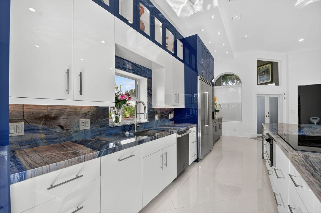 Activo con contrato: $659,000 (3 camas, 2 baños, 2089 Pies cuadrados)