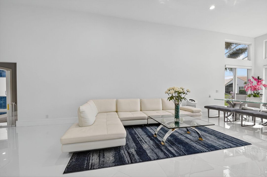 Activo con contrato: $659,000 (3 camas, 2 baños, 2089 Pies cuadrados)