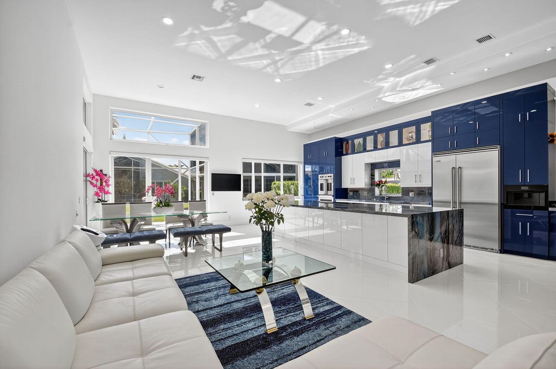 Activo con contrato: $659,000 (3 camas, 2 baños, 2089 Pies cuadrados)