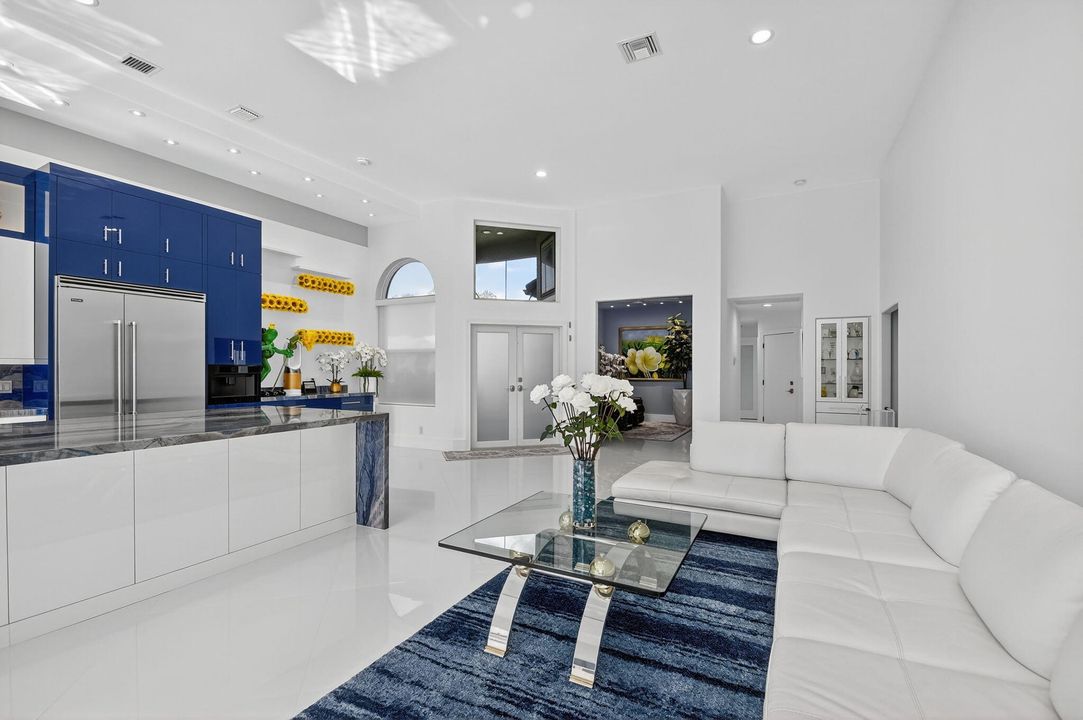 Activo con contrato: $659,000 (3 camas, 2 baños, 2089 Pies cuadrados)