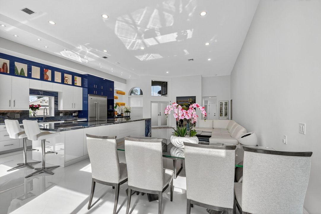 Activo con contrato: $659,000 (3 camas, 2 baños, 2089 Pies cuadrados)