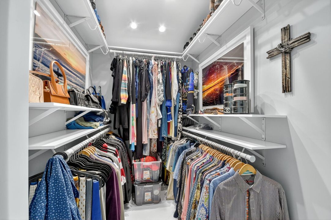 Activo con contrato: $659,000 (3 camas, 2 baños, 2089 Pies cuadrados)