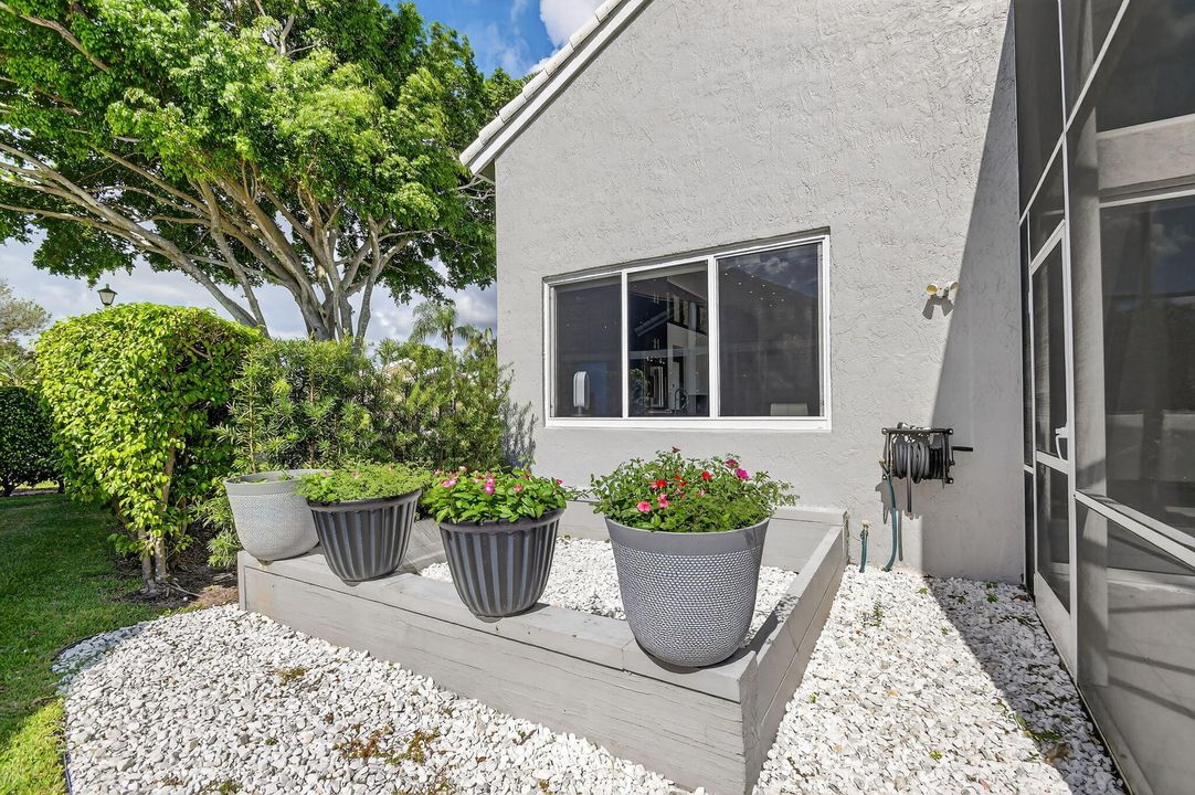 Activo con contrato: $659,000 (3 camas, 2 baños, 2089 Pies cuadrados)