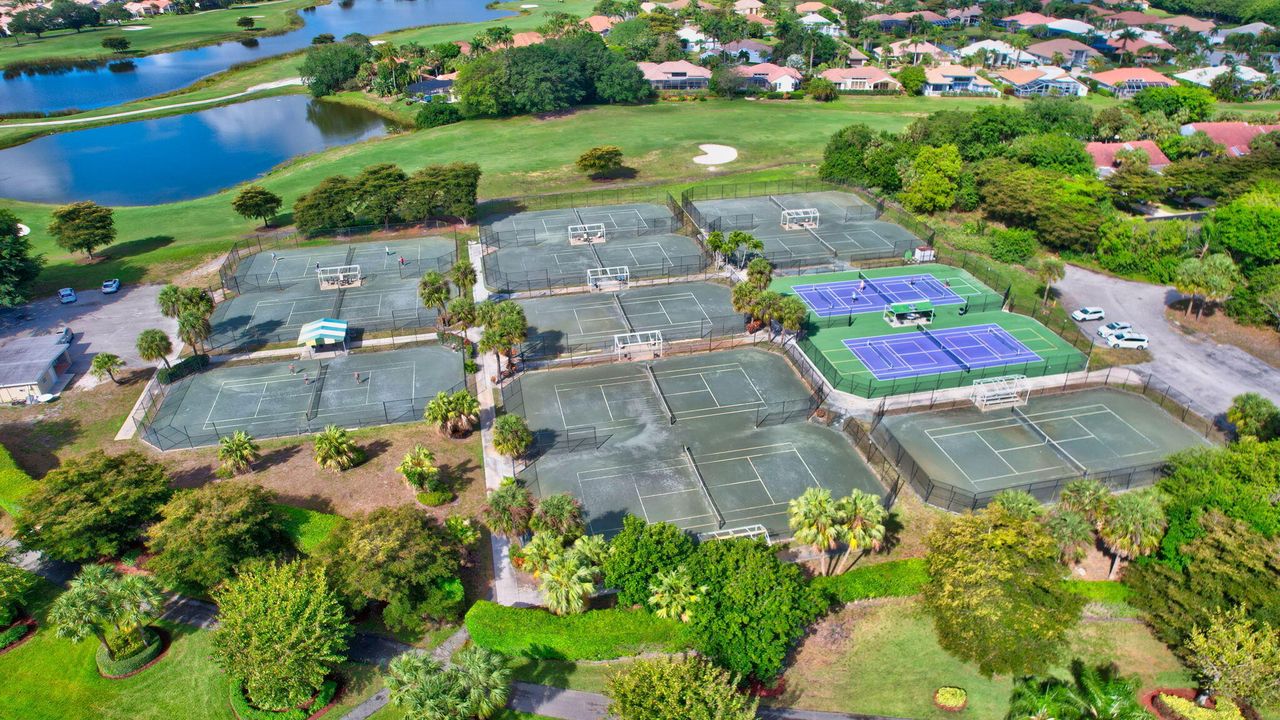 Activo con contrato: $659,000 (3 camas, 2 baños, 2089 Pies cuadrados)