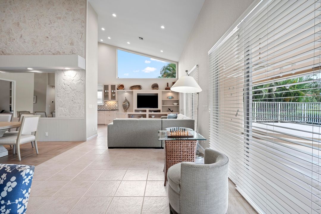 For Sale: $899,000 (3 beds, 3 baths, 2843 Square Feet)