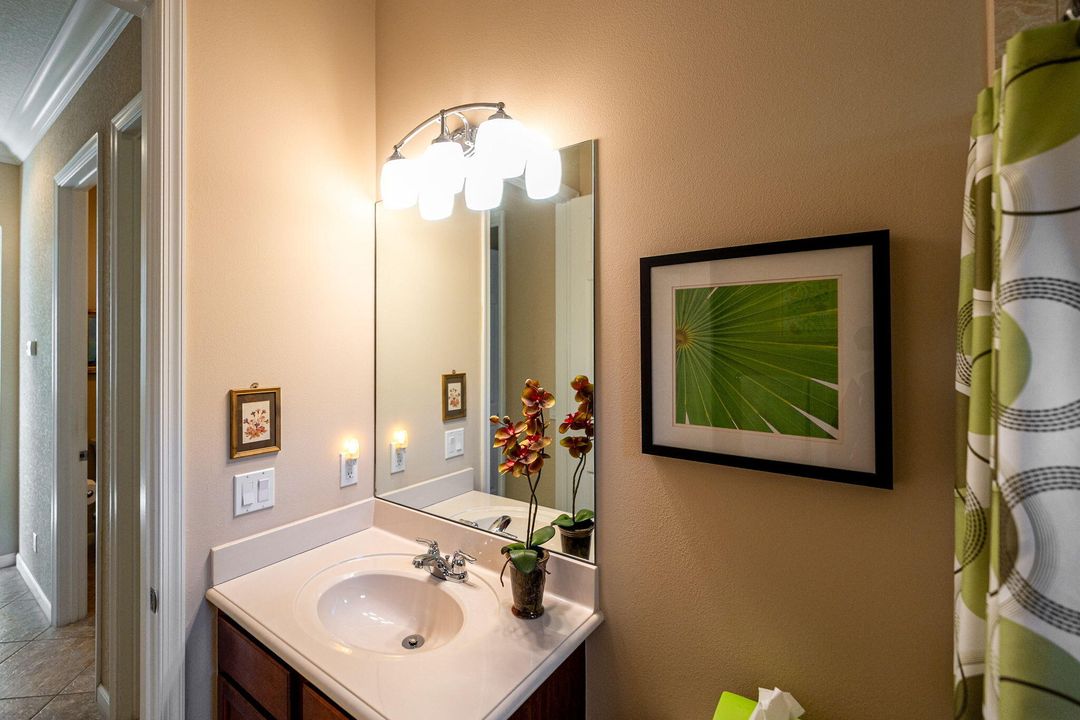 Active With Contract: $679,900 (3 beds, 2 baths, 2039 Square Feet)