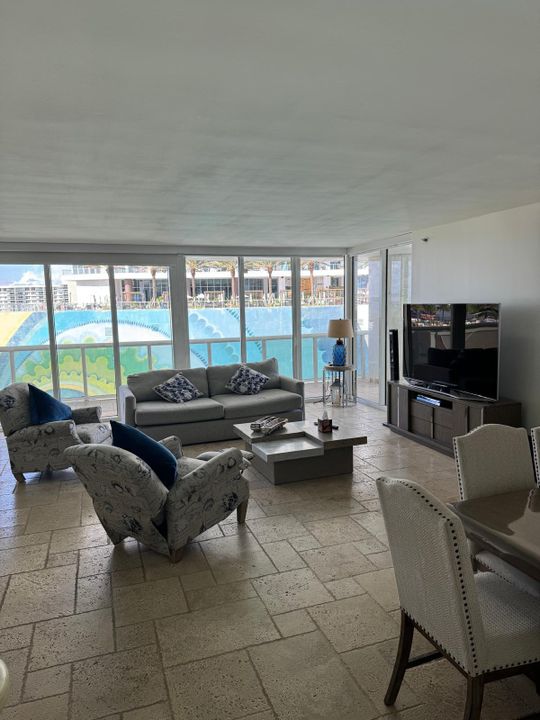 For Rent: $6,000 (2 beds, 2 baths, 1782 Square Feet)