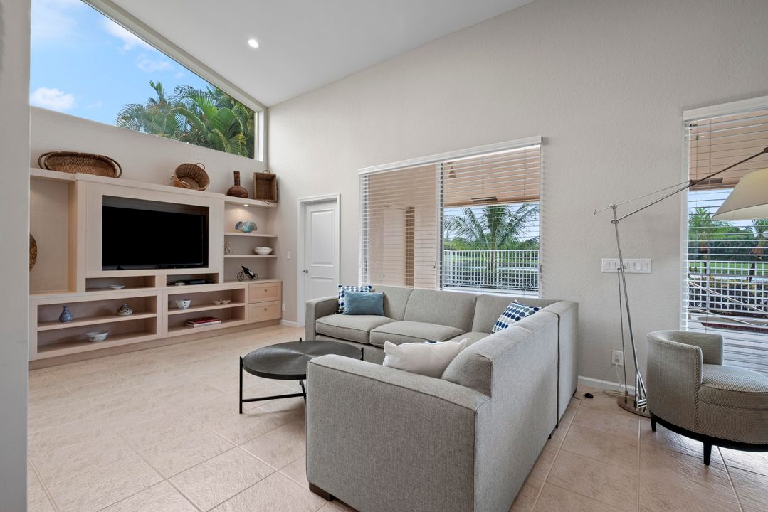 For Sale: $899,000 (3 beds, 3 baths, 2843 Square Feet)