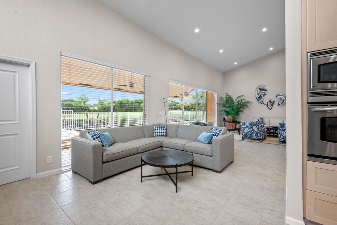 For Sale: $899,000 (3 beds, 3 baths, 2843 Square Feet)