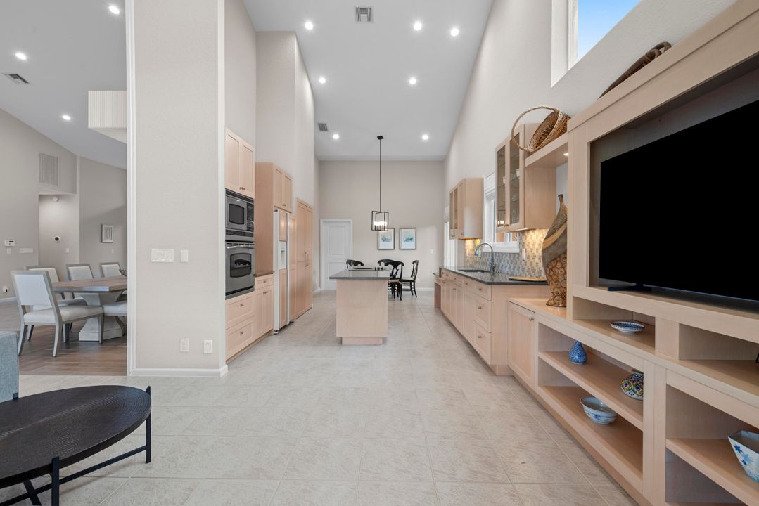 For Sale: $899,000 (3 beds, 3 baths, 2843 Square Feet)