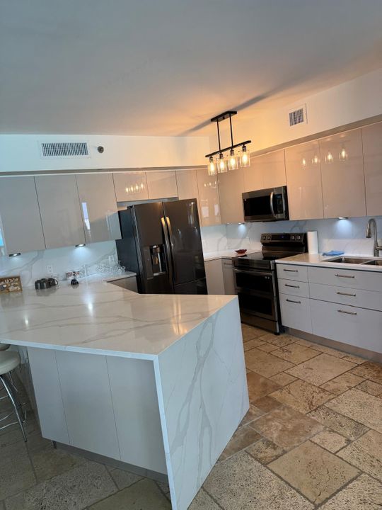 For Rent: $6,000 (2 beds, 2 baths, 1782 Square Feet)