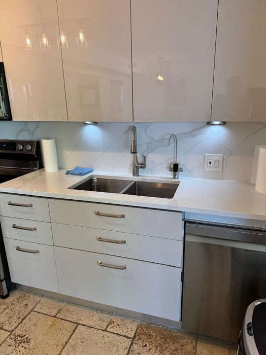 For Rent: $6,000 (2 beds, 2 baths, 1782 Square Feet)