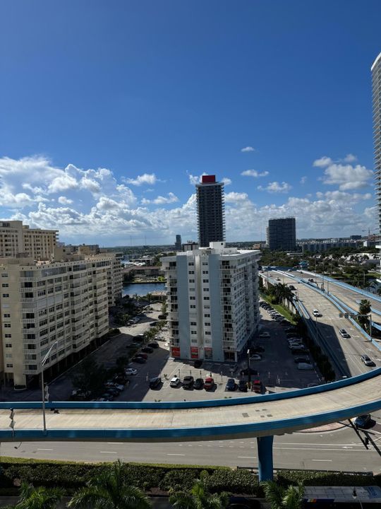 For Rent: $6,000 (2 beds, 2 baths, 1782 Square Feet)