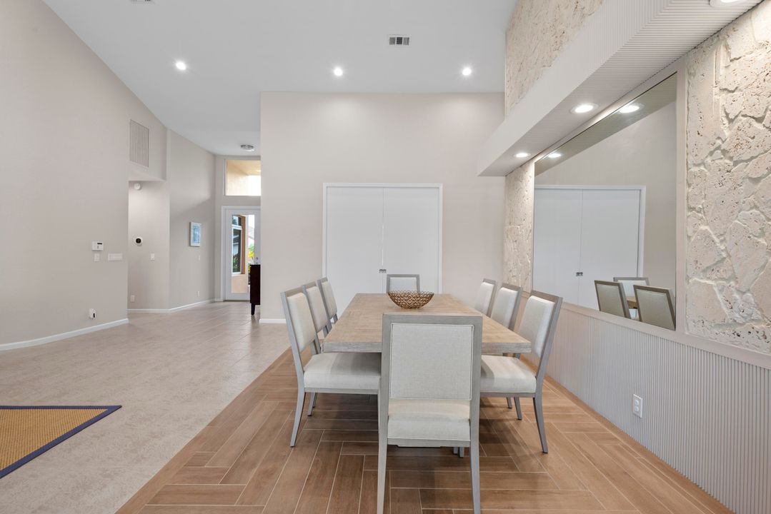 For Sale: $899,000 (3 beds, 3 baths, 2843 Square Feet)